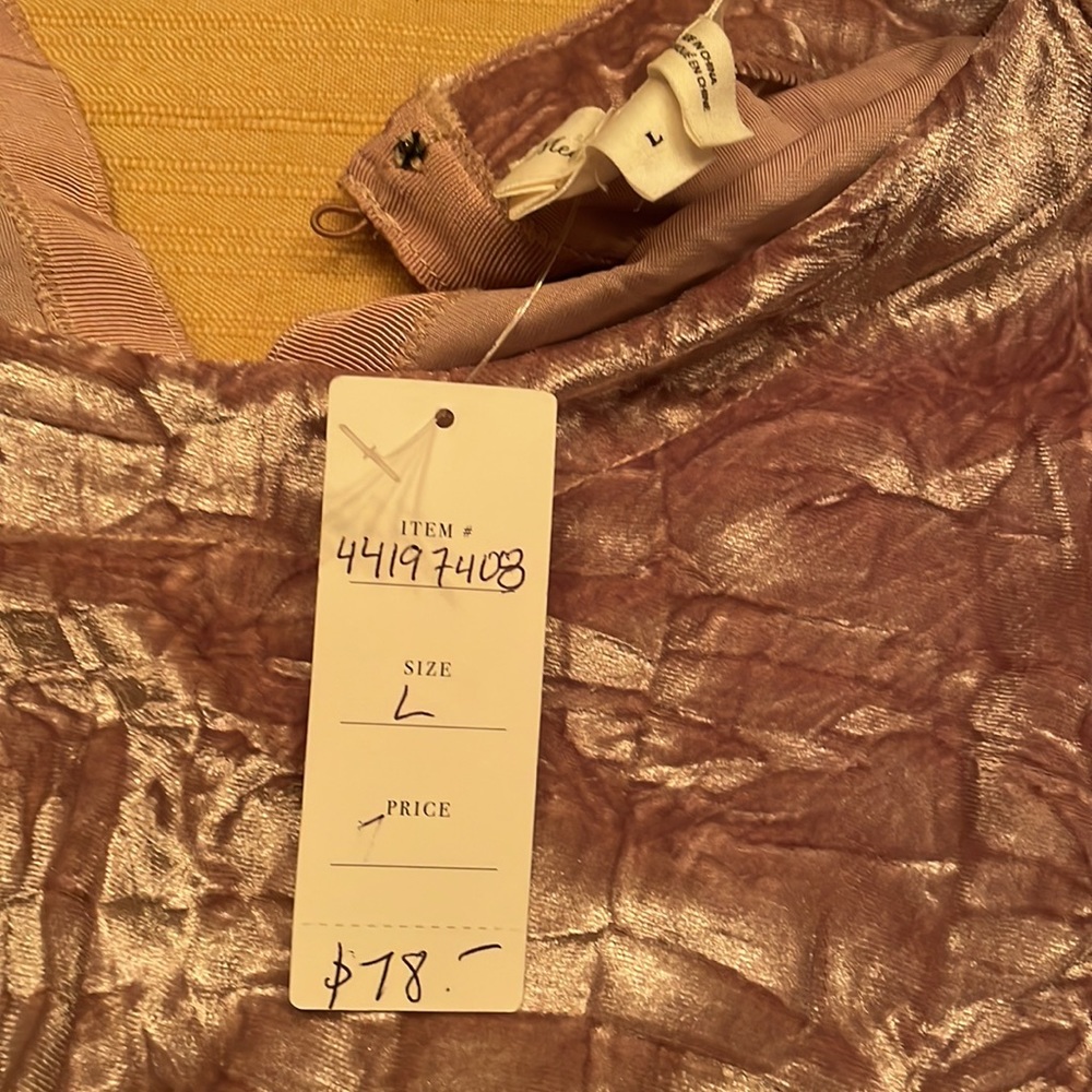 Anthropologie NWT size Large blouse, beautiful crushed velvet and floral sleeves